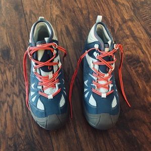 Merrell Hiking Boots Unworn Big Kid Size 5